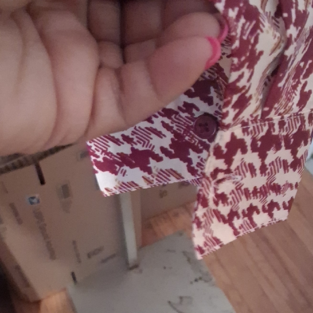 Women's Red Patterned Top - Picture 5 of 16